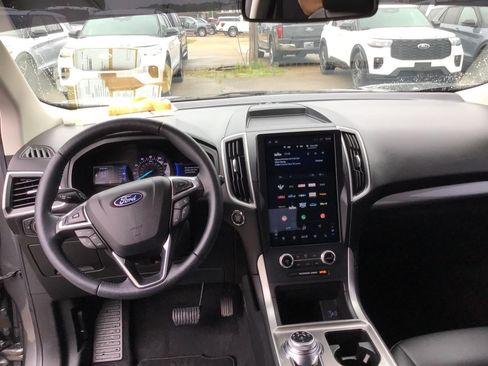 Certified 2023 Ford Edge SEL w/ Convenience Package AWD/4WD image 2
