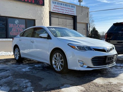 Used 2014 Toyota Avalon Limited image 3