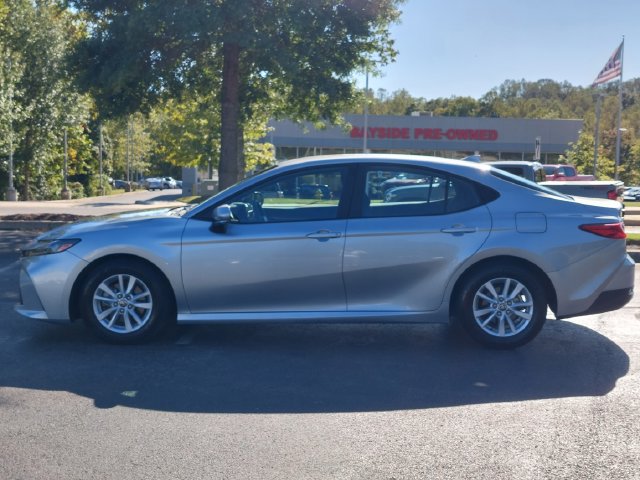 Used 2025 Toyota Camry LE FWD image 10