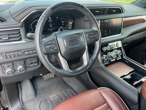Used 2023 GMC Yukon XL Denali Ultimate w/ LPO, Floor Liner Package AWD/4WD image 20