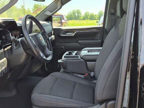 Used 2024 Chevrolet Silverado 1500 LT AWD/4WD image 7