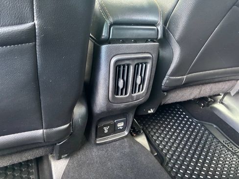 Used 2019 Jeep Compass Latitude w/ Cold Weather Group AWD/4WD image 49