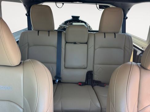 Used 2018 Jeep Wrangler Unlimited Rubicon AWD/4WD image 13