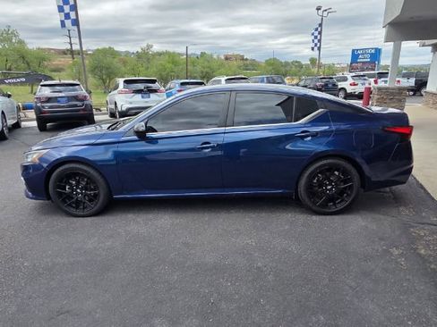 Used 2019 Nissan Altima 2.5 SR FWD image 9