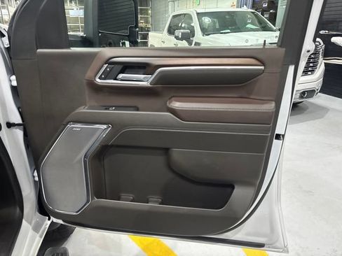 Used 2024 GMC Sierra 3500 Denali w/ Denali Reserve Package AWD/4WD image 36