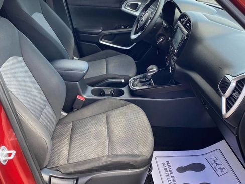 Used 2020 Kia Soul LX FWD image 25