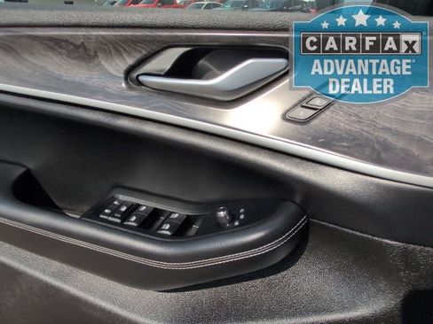 Used 2023 Jeep Grand Cherokee L Limited image 17