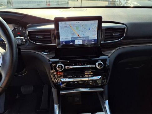 Used 2023 Ford Explorer Limited image 18