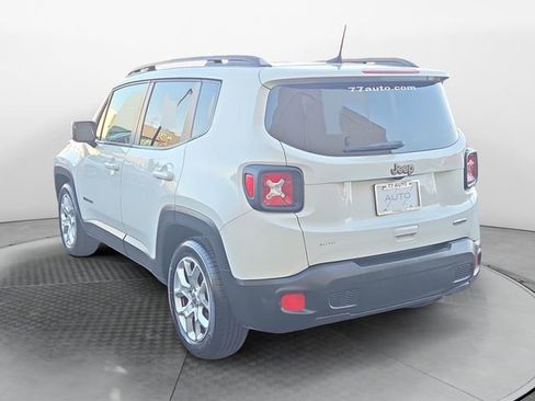 Used 2018 Jeep Renegade Latitude image 3