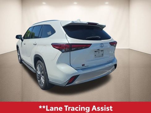 Used 2020 Toyota Highlander Platinum image 10