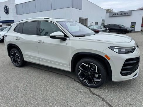 New 2026 Volkswagen Tiguan SEL R-Line AWD/4WD image 3