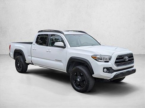Used 2016 Toyota Tacoma SR5 image 3