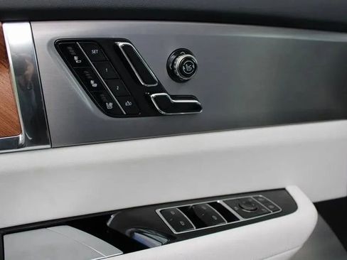 New 2026 Cadillac Vistiq Luxury image 11