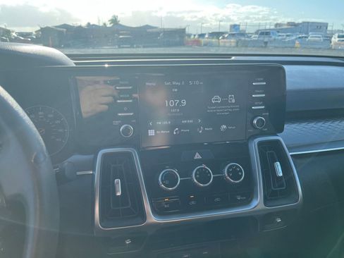 Used 2023 Kia Sorento LX FWD image 17
