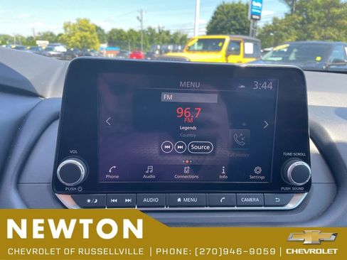 Used 2024 Nissan Rogue SV AWD/4WD image 10