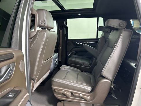 Used 2023 GMC Yukon XL Denali image 26