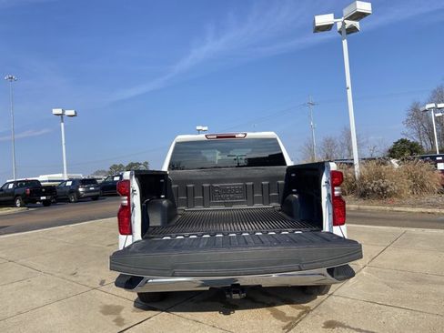 Used 2025 Chevrolet Silverado 1500 LT image 25