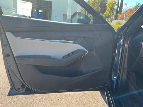 Used 2024 MAZDA MAZDA3 s FWD image 10
