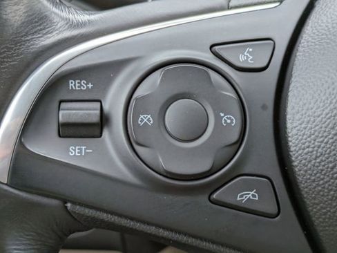 Used 2019 Buick Enclave Essence FWD image 25