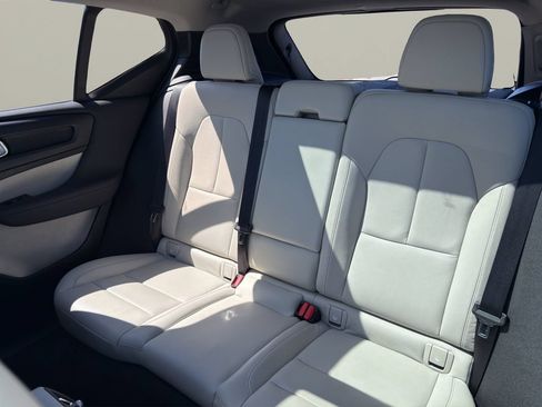 Used 2019 Volvo XC40 T5 Momentum AWD/4WD image 13