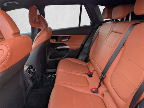 Used 2025 Mercedes-Benz GLC 300 image 20