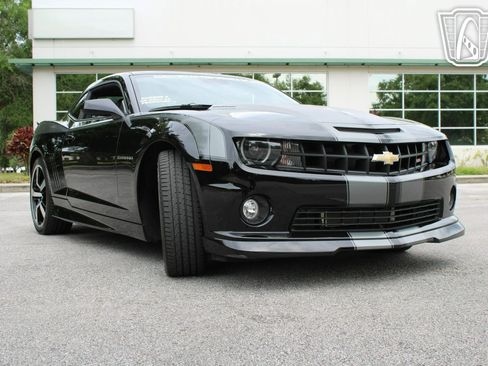 Used 2011 Chevrolet Camaro SS w/ RS Package image 10