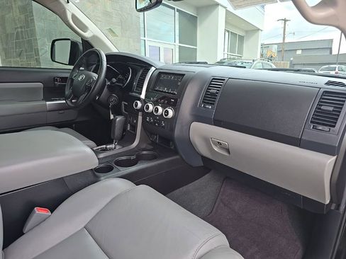 Used 2019 Toyota Sequoia SR5 w/ Premium Package image 34
