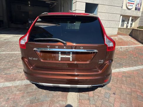 Used 2016 Volvo XC60 T6 w/ Proximity Package AWD/4WD image 4
