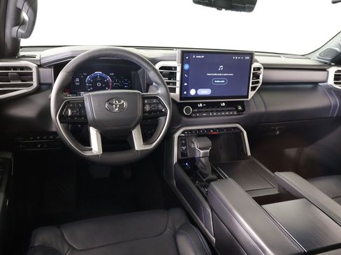 Used 2025 Toyota Tundra Platinum AWD/4WD image 2