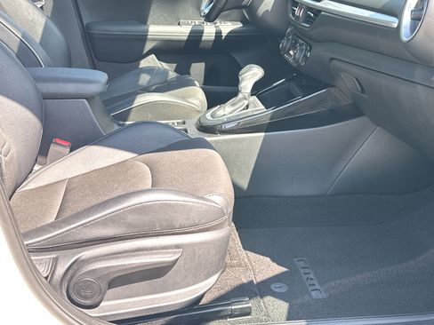 Used 2024 Kia Forte GT-Line w/ GT-Line Premium Package image 13