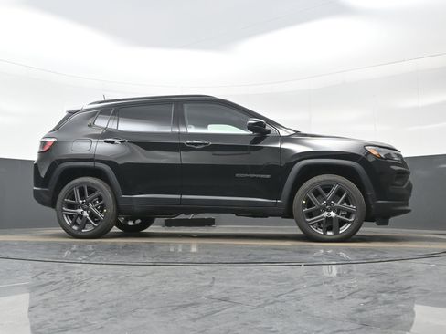 New 2026 Jeep Compass Latitude AWD/4WD image 16