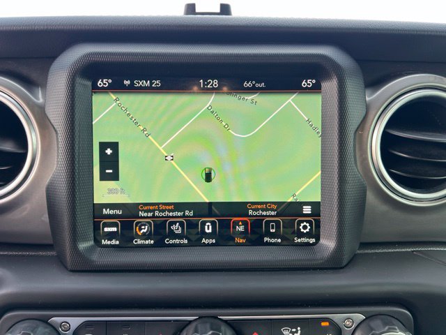 Used 2020 Jeep Wrangler Unlimited Sahara w/ Dual Top Group AWD/4WD image 29