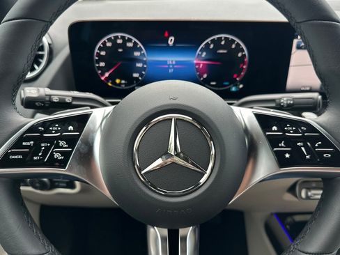 New 2025 Mercedes-Benz GLA 250 image 28