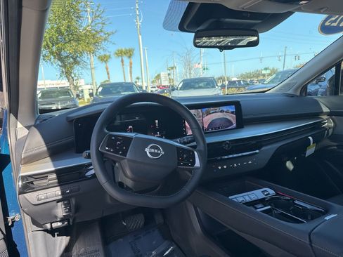 Certified 2025 Nissan Murano SL image 12