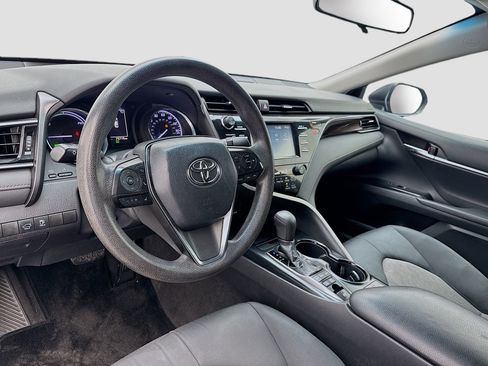 Used 2019 Toyota Camry LE image 7