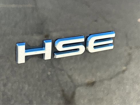 Used 2017 Land Rover Range Rover HSE image 26