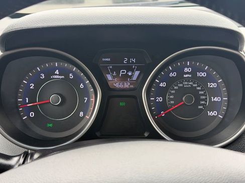 Used 2015 Hyundai Elantra Limited FWD image 11
