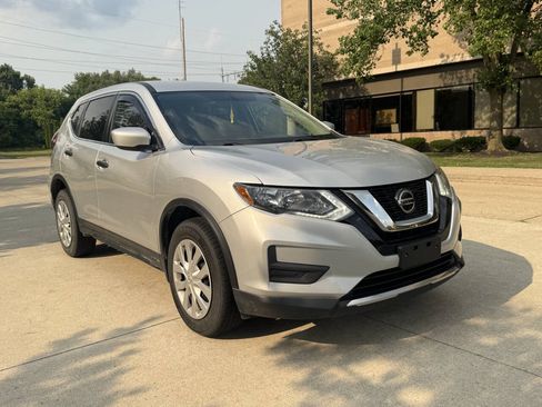 Used 2018 Nissan Rogue S AWD/4WD image 9