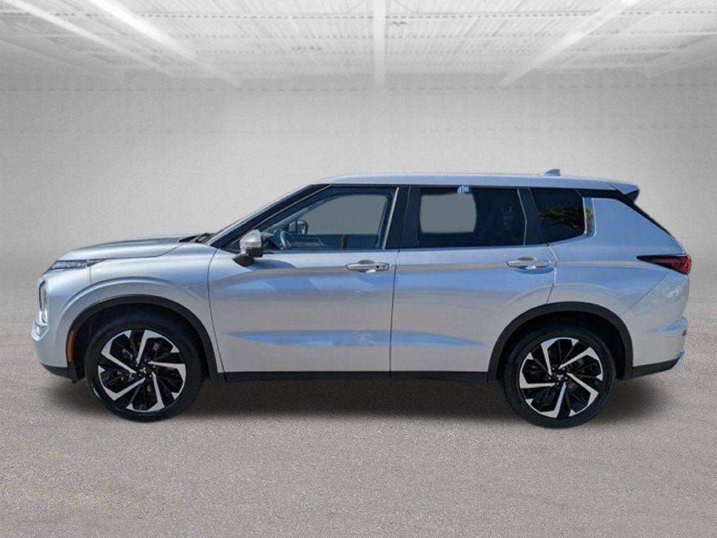 Used 2024 Mitsubishi Outlander SE FWD image 8