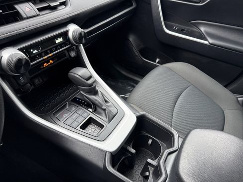 Used 2025 Toyota RAV4 LE image 13