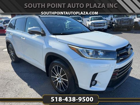 Used 2017 Toyota Highlander SE w/ Carpet Mat Package AWD/4WD image 1