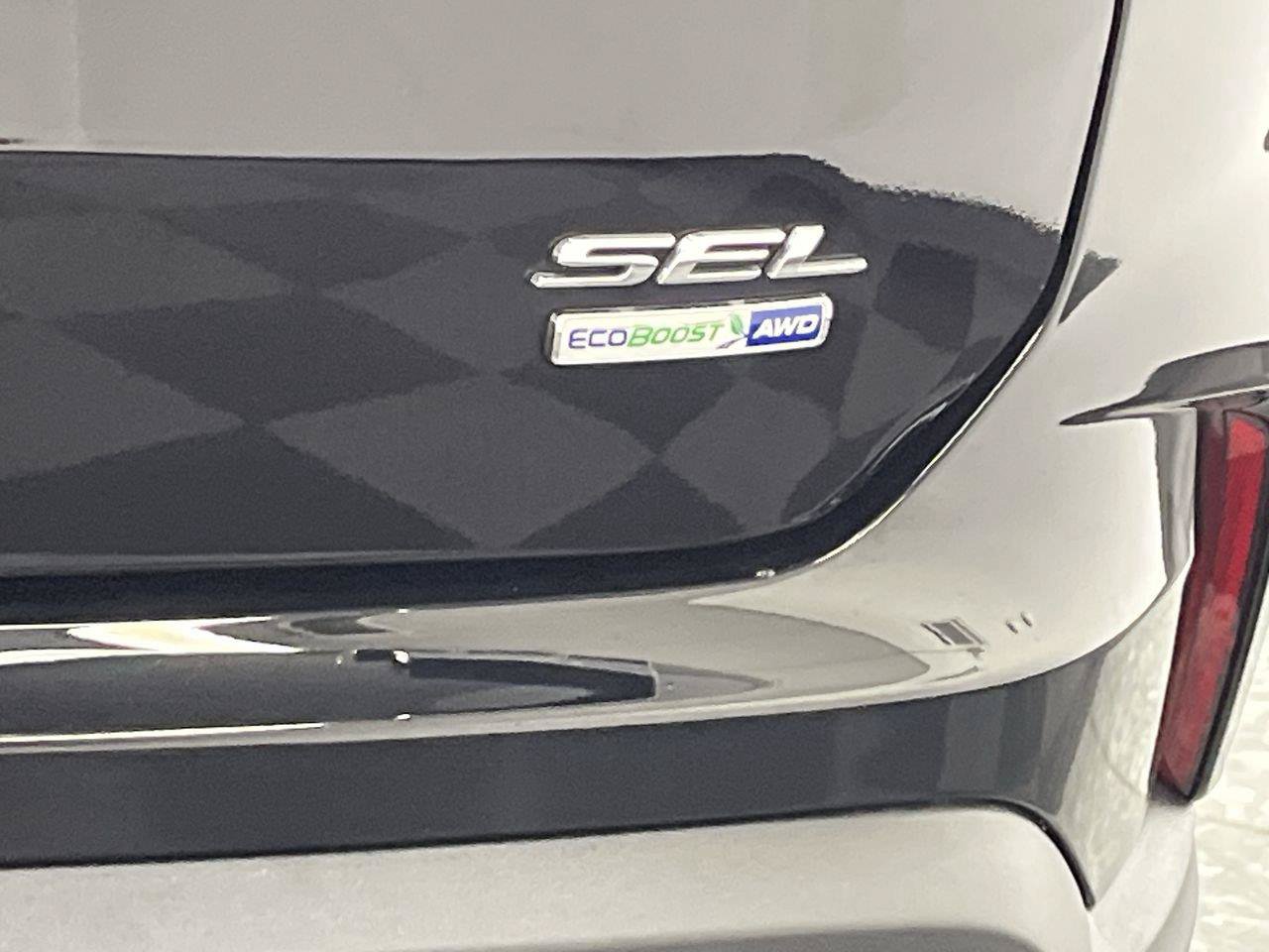 Certified 2020 Ford Edge SEL w/ Convenience Package AWD/4WD image 6