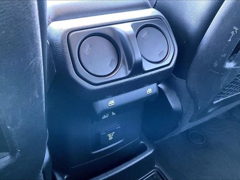 Used 2019 Jeep Wrangler Unlimited Rubicon AWD/4WD image 10
