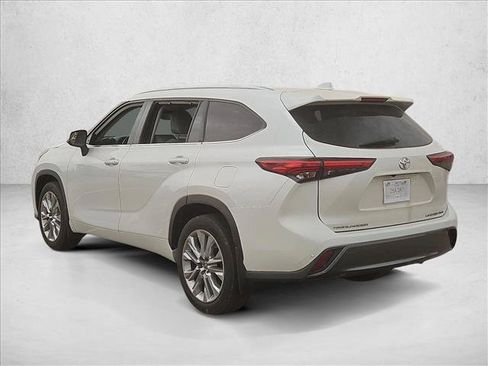 Used 2021 Toyota Highlander Limited AWD/4WD image 9