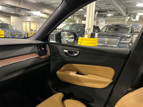 Certified 2025 Volvo XC60 T8 Ultra w/ Climate Package PRO image 26