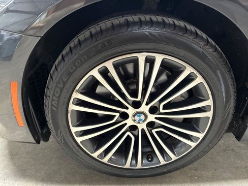 Used 2019 BMW 530i xDrive w/ Convenience Package AWD/4WD image 5