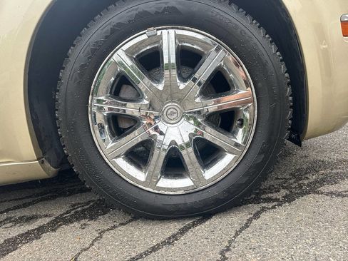 Used 2010 Chrysler 300 Limited RWD image 20
