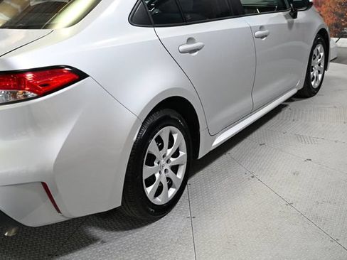 Used 2023 Toyota Corolla LE w/ Carpet Mat Package (TMS) FWD image 9