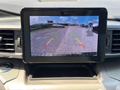 Used 2022 Ford Explorer XLT w/ Equipment Group 202A AWD/4WD image 25
