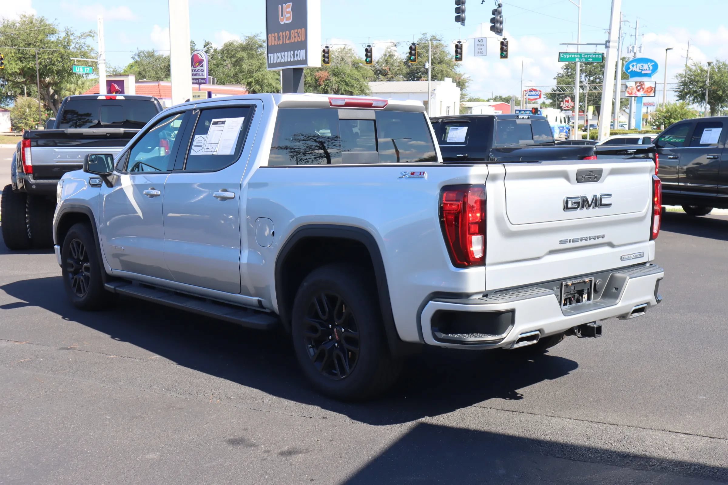 Used 2021 GMC Sierra 1500 Elevation w/ Preferred Package AWD/4WD image 4